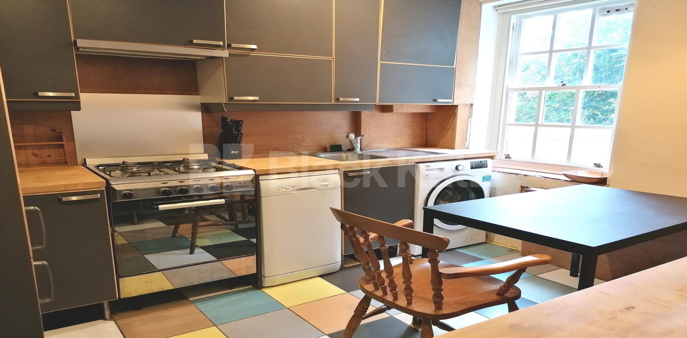 			LET , 2 Bedroom, 1 bath, 1 reception Apartment			 Albion Avenue, Clapham North/Stockwell